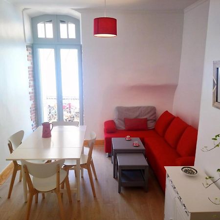 Joli Duplex Avec Balcon Et Vue Sur Place Du Centre Historique ! فوا المظهر الخارجي الصورة