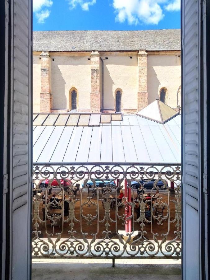 Joli Duplex Avec Balcon Et Vue Sur Place Du Centre Historique ! فوا المظهر الخارجي الصورة