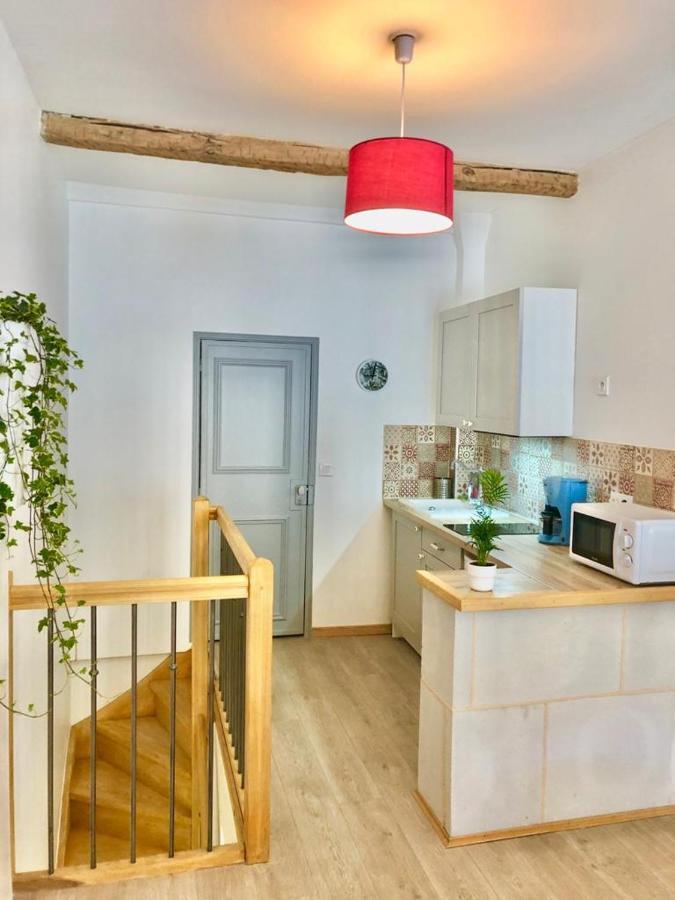 Joli Duplex Avec Balcon Et Vue Sur Place Du Centre Historique ! فوا المظهر الخارجي الصورة
