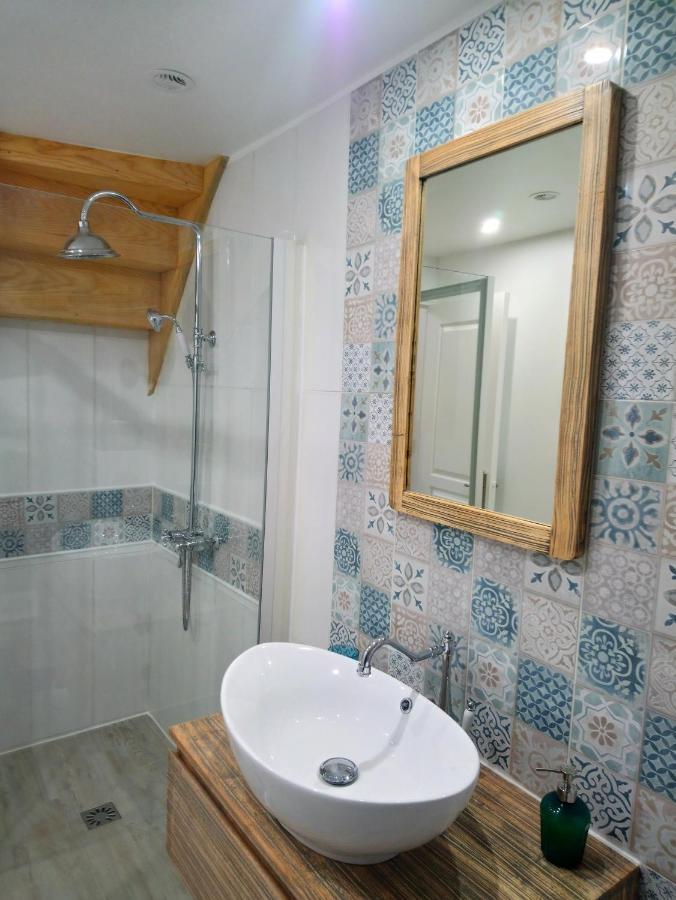 Joli Duplex Avec Balcon Et Vue Sur Place Du Centre Historique ! فوا المظهر الخارجي الصورة
